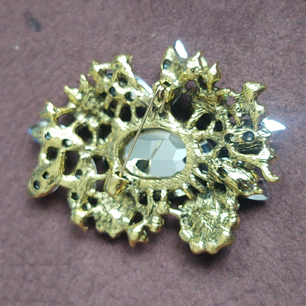 Green Rhinestone Statement Brooch - image 2